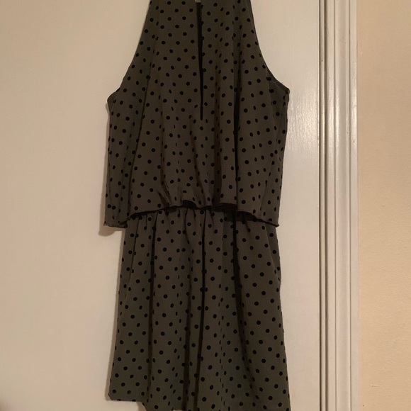 Hunter green and black polka dot romper sz… - Picture 6 of 7